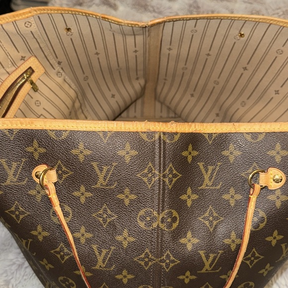 SOLD- Louis Vuitton Neverfull GM - Picture 14 of 16